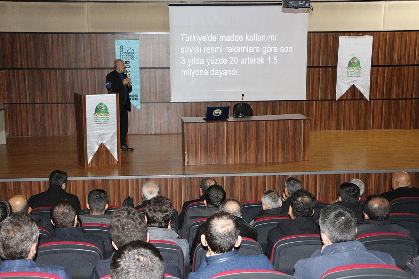 "Uyuşturucu kullanımı ve madde bağımlılığı toplumun baş ağrısıdır" 